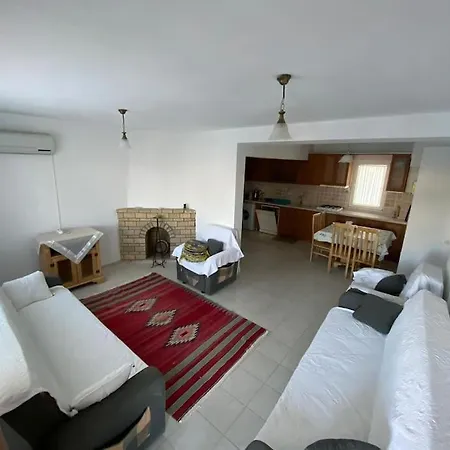 Dom wakacyjny Basement Lebiderya House